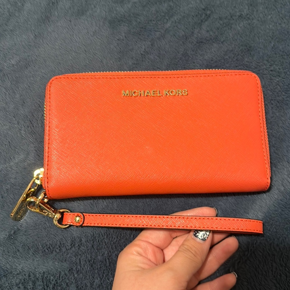 Michael Kors Wristlet Wallet
